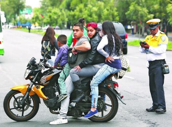 Multa federal Por NO utilizar casco protector en Motocicleta de la Guardia Nacional