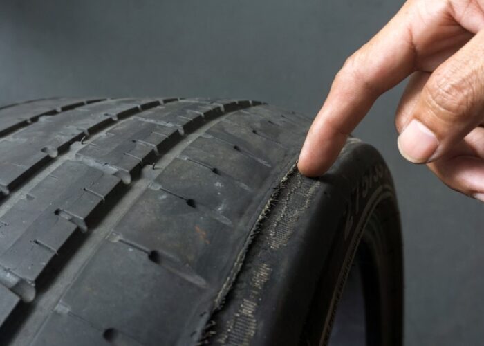 Multa Federal por usar llantas tipo neumático en mal estado